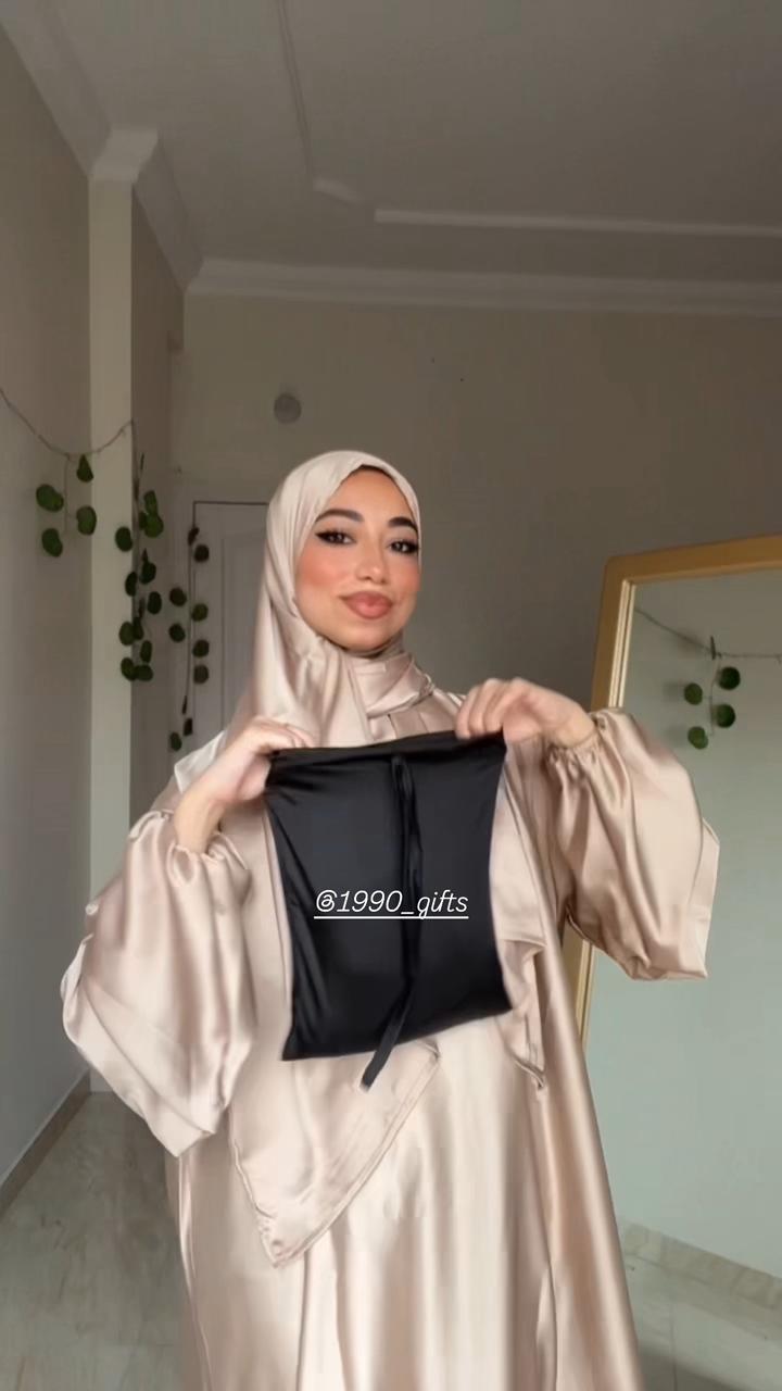 Black Portable Isdal with Separate Hijab & Zipper