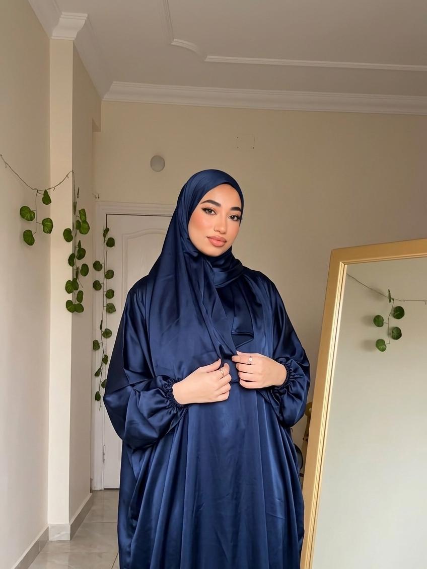 إسدال ستان محمول نافي بلو مع طرحة منفصلة