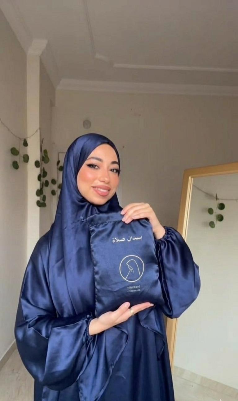 إسدال ستان محمول نافي بلو مع طرحة منفصلة